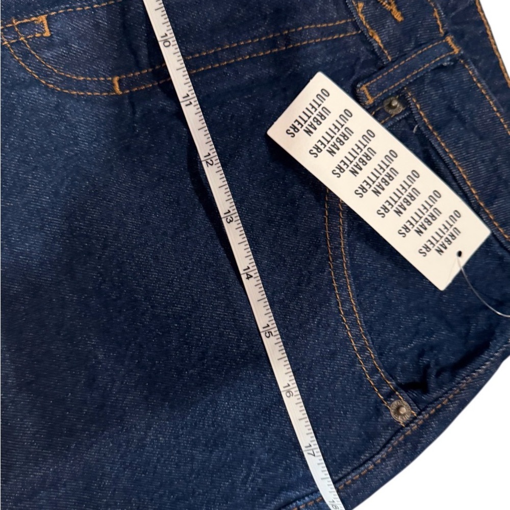 BDG Indie Mid-Rise Cuffed Denim
Short Size 26 $49 - Picture 15 of 16